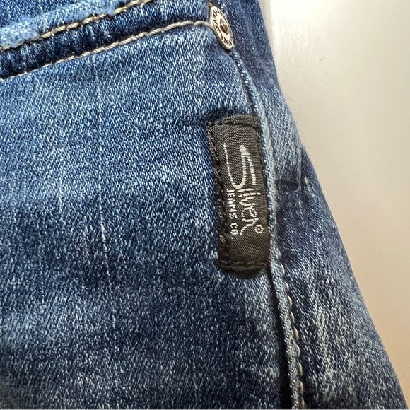 Silver Jeans Boyfriend Shorts Womens 32W/4.5L Distressed Blue Denim Mid Rise Zip - Picture 2 of 12